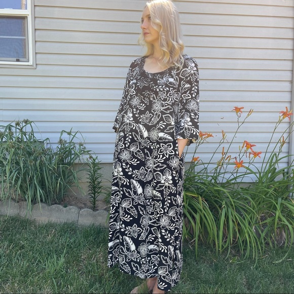 Beaded Neck Patio Casuals  by Cabernet Caftan Maxi Dress - Picture 9 of 12